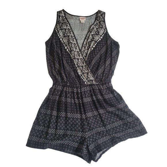 Mossimo Supply Co Black & White Boho Print Shorts Romper sz S - Picture 1 of 11